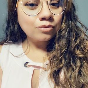 Meet your Posher, Keyla